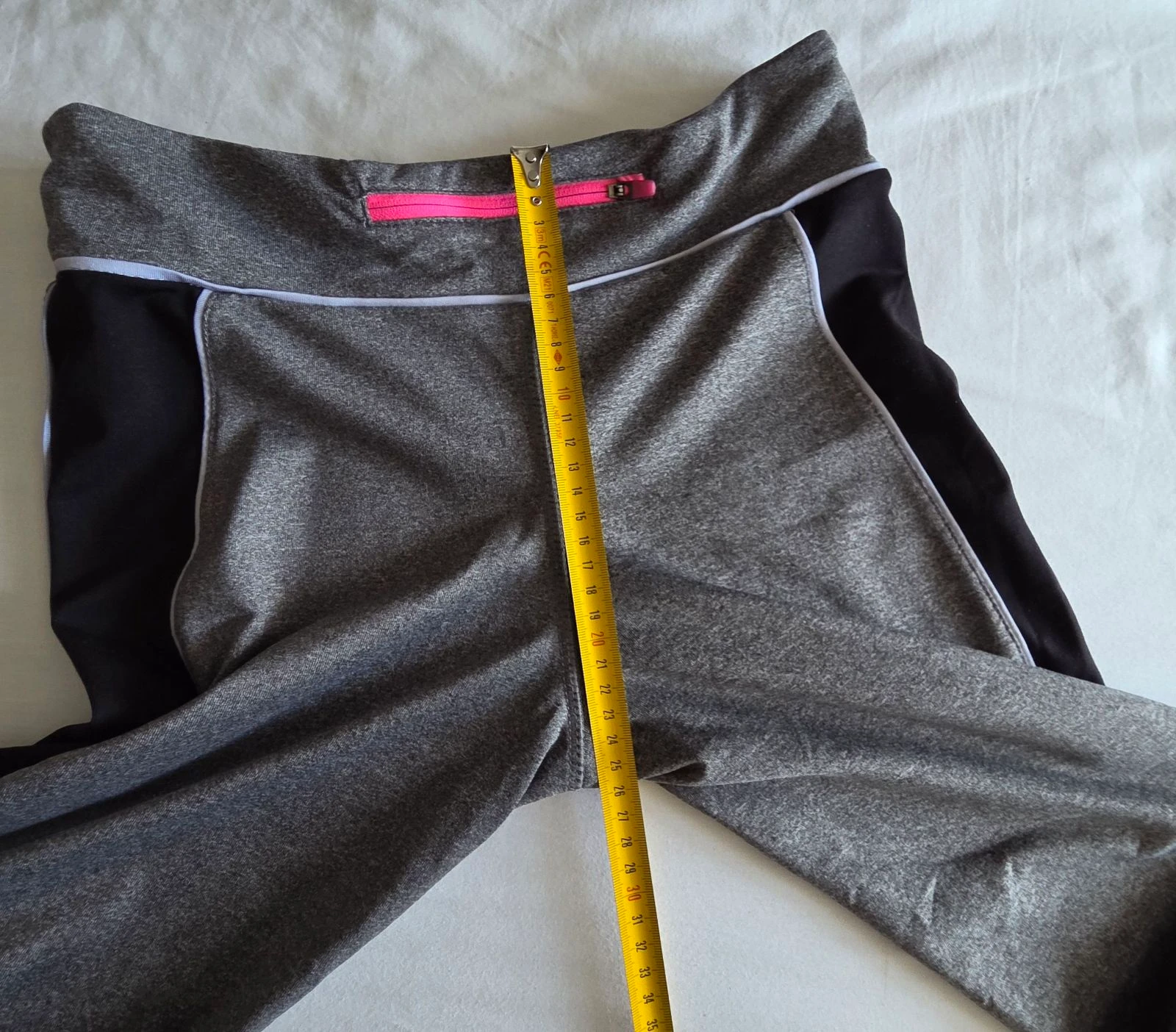 Corsario deportivo gris rosa negro, leggings cortos para correr y hacer fitness – photo 6